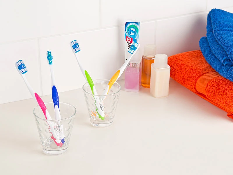 Newgen Medicals Handzahnbürste:12er-Pack Marken-Zahnbürsten Mit Zungenreiniger, MEDIUM, 4 Farben 6 Newgen Medicals Handzahnbürste:12er-Pack Marken-Zahnbürsten Mit Zungenreiniger, MEDIUM, 4 Farben – Bild 6