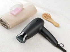 Sichler Beauty Föhn Klappbar:Klappbarer Reise-Haartrockner Mit Ionen-Technologie, 1.600 Watt 15 Sichler Beauty Föhn Klappbar:Klappbarer Reise-Haartrockner Mit Ionen-Technologie, 1.600 Watt -Newgen medicals Shop nx8429 5